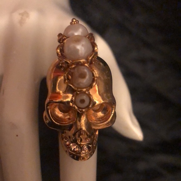 ‼️NEW INVENTORY‼️VINTAGE‼️Alexander McQueen Size 13 Gold Large Ring - Picture 4 of 5